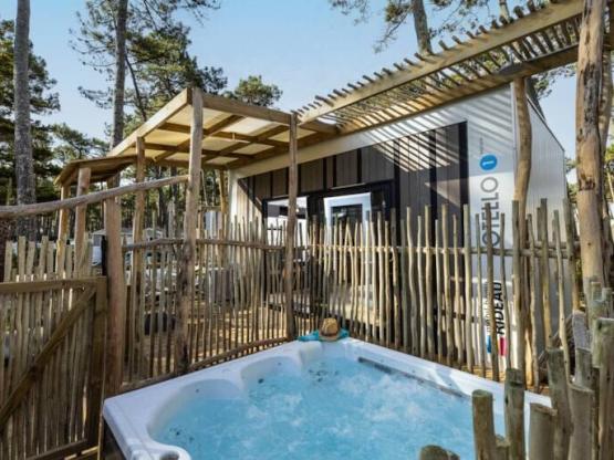 Lodge PREMIUM Jacuzzi 2/3P