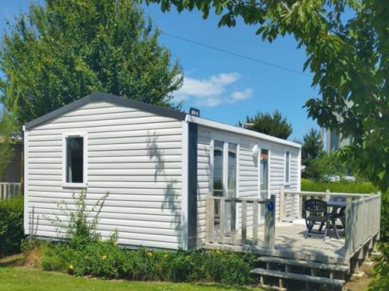 Mobilhome Confort (2 Habitaciones) + TV + Terraza descubierta + Parilla