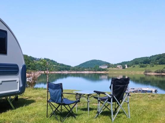 Parcela Selves (con vista y acceso directo al lago)