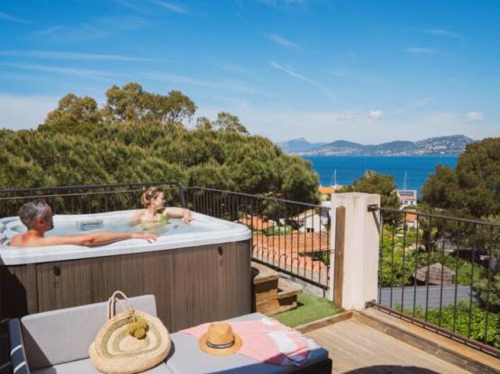 Piso Bellevue - Vista al mar - Jacuzzi privado - Aire acondicionado y TV -