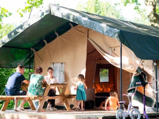 Safari-lodges del Val de Saône (2 adultos + 2 niños)