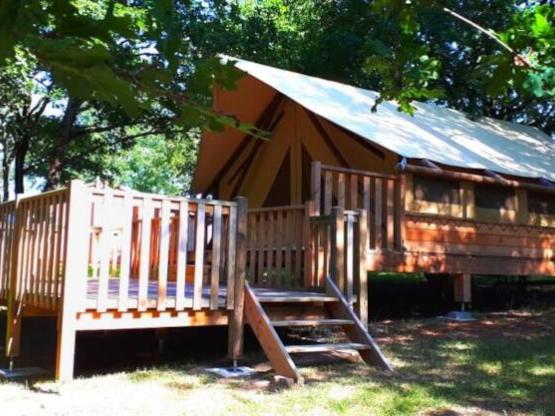 Lodge tent