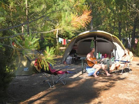 CLASSIC : Parcela autocaravana / Caravana (5 à 6.50m)