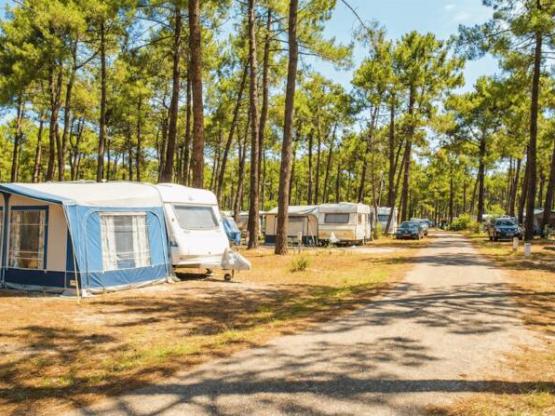 INFINI : Parcela autocaravana / Caravana (9m et +)