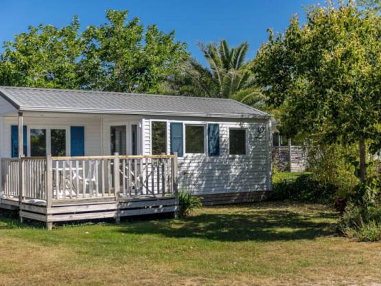 2 bedroom mobile home with terrace