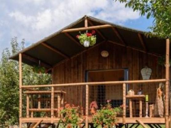 cottage premium Domingo (2022) junto al río, 2 dormitorios, terraza cubierta 5 personas