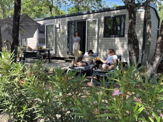 Premium 2 bedrooms/ 2 bathrooms