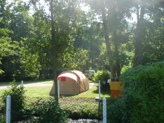 Cycling/hiking pitch for tents (without electricity) (no motorized vehicle)