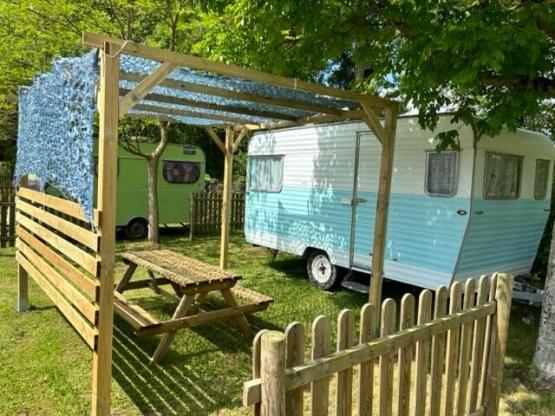 Caravana vintage de algodón de azúcar