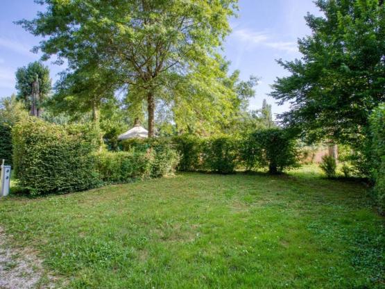 Parcela XL Confort: 2 Personas + Vehículo + Electricidad + Parcela > 120m²