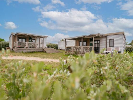 Homeflower Premium 26,5m² (2 habitaciones) + terraza semi-cubierta + TV + lavavajilla + sabanas