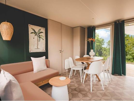 Premium 3 habitaciones familiares 40m² (10,8mx4,2m), + AIRE ACONDICIONADO + LAVAVAJILLAS + PLANCHA