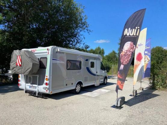 Parcela Camping Car 64m² (vaciado, llenado y electricidad 6A incluidos)