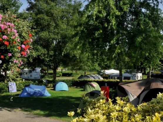 Parcela + 1 coche o autocaravana -