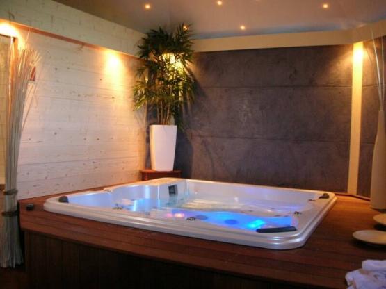 PAQUETE NOCHE RELAJANTE: 1 noche + 1 spa para 2 personas (1 hora) + 2 desayunos