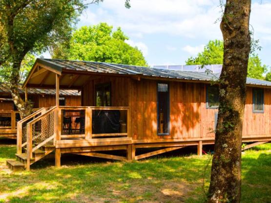 Lodge Premium VIP 45m² 2 habitaciones + terraza 11m² + Lavavajilla + TV + sábanas + toallas