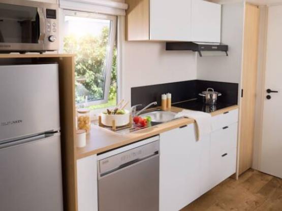 Mobil-Home Premium 6p with covered terrace, 3 bedrooms, air conditioning, dishwasher, tv