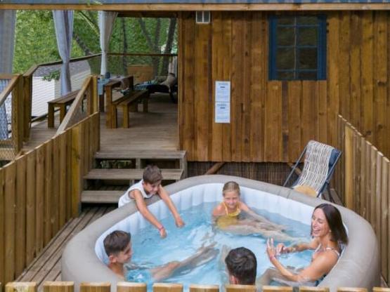 CHALET KENYA. STANDARD CON SPA