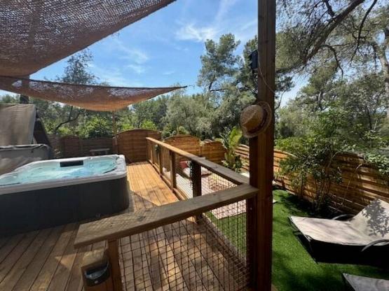 NEW 2024 Cottage CÔTÉ JARDIN (6/8P) PRESTIGE 3BR. 2BATH + TIPI 2 beds