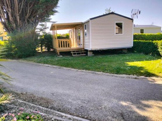 NEW // Mobil-home Premium 32m² (3 chambres) + Terrasse couverte + TV + Climatisation