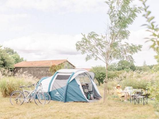 Pakket standplaats Premium (2personen + 1 voertuig inbegrepen)