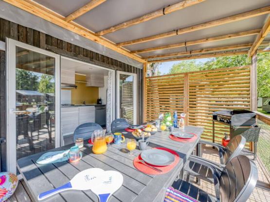 Homeflower PRIVILEGE Zona peatonal 29m² (2 habitaciones) + Terraza semi-cubierta + Jacuzzi