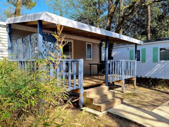 Mobilheim Confort 22-28m² - 2 Schlafzimmer - überdachte Terrasse + TV