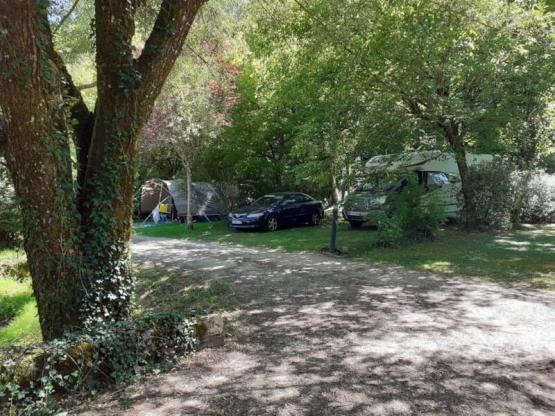 BASIC pitch: 1 motorhome or 1 caravan without electricity