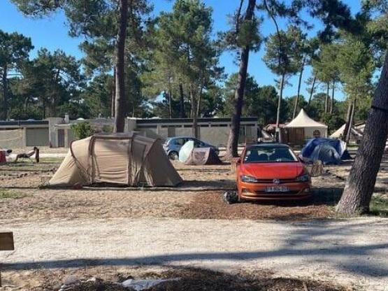 Parcela : coche + electricidad  (Reservado para vehículos ligeros)