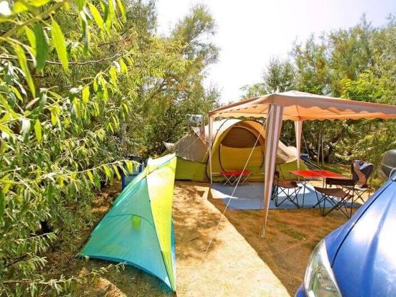 Emplacement nu avec électricité