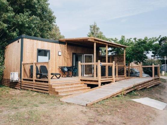 NEW// HomeFlower Premium 29m² PMR - 2 chambres + Terrasse semi-couverte + LV + TV + Draps + Clim -