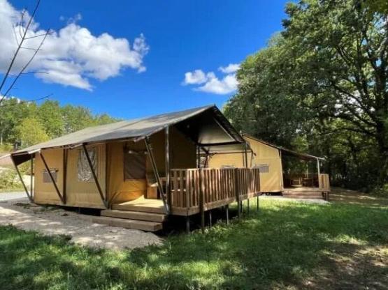 Safari's Lodge Premium Plus