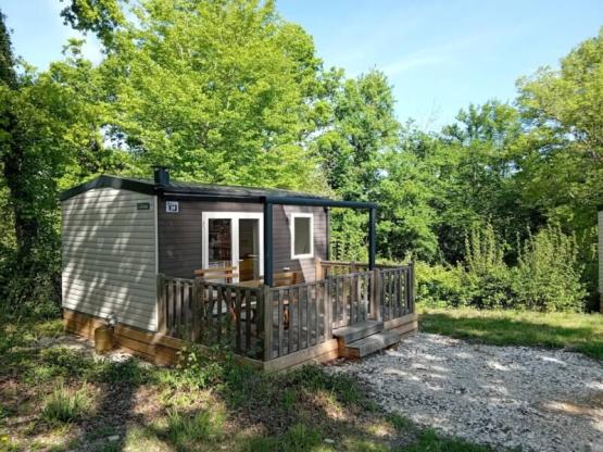 Standaard stacaravan 22 m² - 1 slaapkamer + halfoverdekt terras 12 m² -