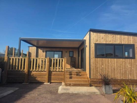 HORIZON Deluxe DUO LODGES 32m2+18m2 (sunday arrival in summer)