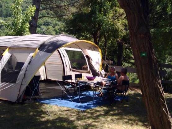 Ready To Camp : Telt uitgerust met koelkast en elektriciteit