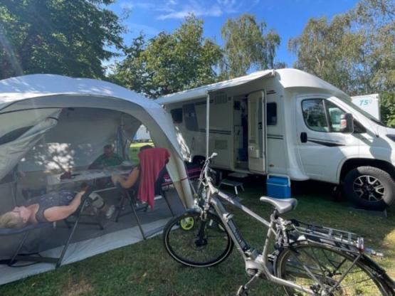 Emplacement avec un véhicule