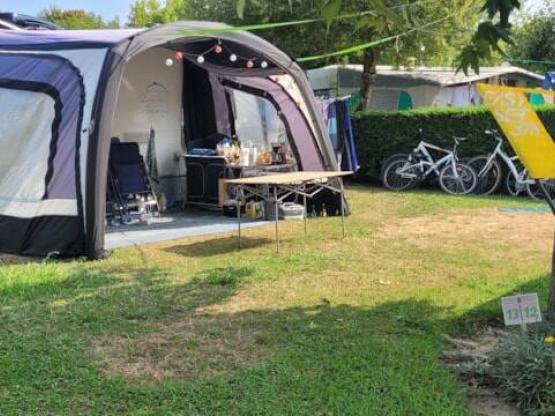 Emplacement CONFORT avec Cabine privative ESSENTIELLE