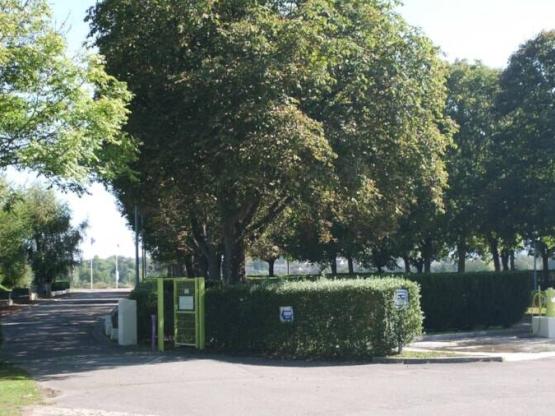 Emplacement nu