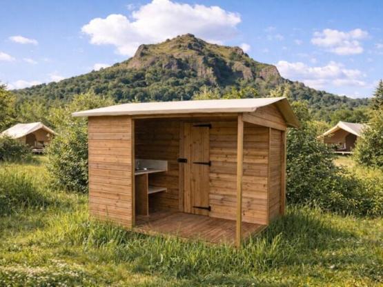 Emplacement CONFORT 100m² avec électricité et sanitaires privatifs (tarif incluant 2 pers.)