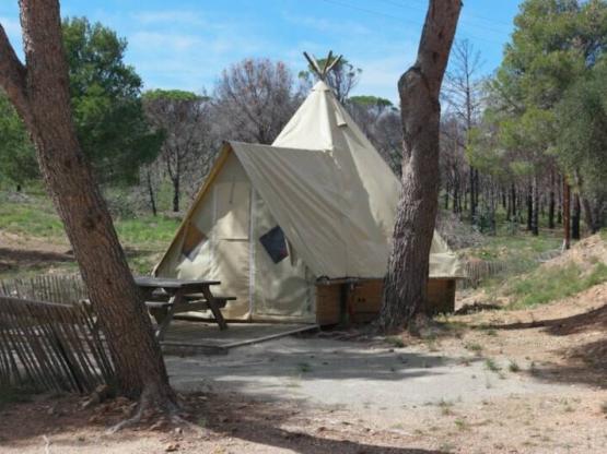 Tipi (tente aménagée) -