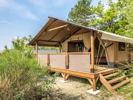 Tente lodge tout confort