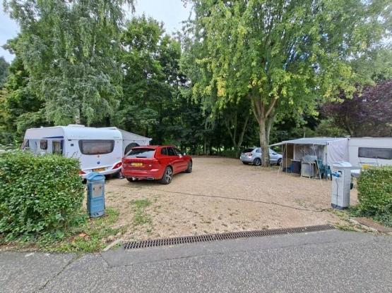 Paquete de camping (parcela, 2 personas, 1 vehículo)