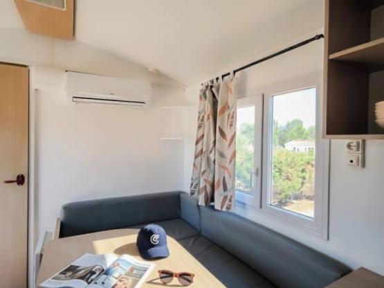 Casa móvil con capacidad para 4 personas y amplia terraza (con aire acondicionado)