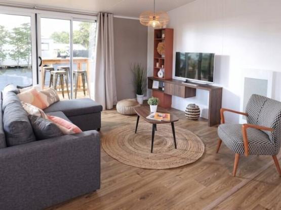 Cabaña XXL de 2 dormitorios y 2 baños | PREMIUM+ -80 m²- Jardín- Aire acondicionado- TV- lavavajillas- lavadora- nevera americana- horno- placa de cocina