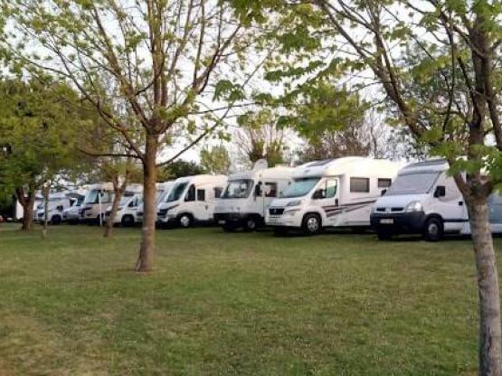 Paquete Confort XL (1 tienda de campaña, caravana o autocaravana / 1 coche / electricidad 6 A)