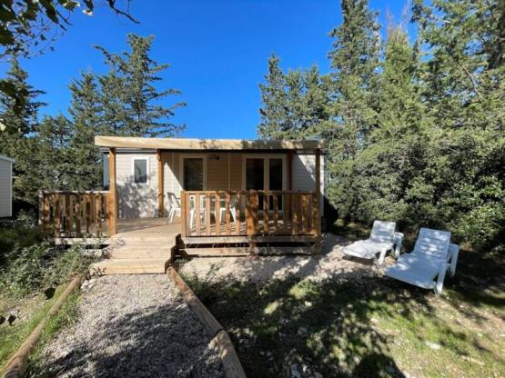 Mobil-Home Premium 29m² D - 2 chambres + Climatisation + lave-vaiselle + terrasse semi-couverte