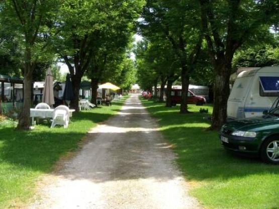 Forfait: Parcela / coche / tienda o caravana / electricidad 10A