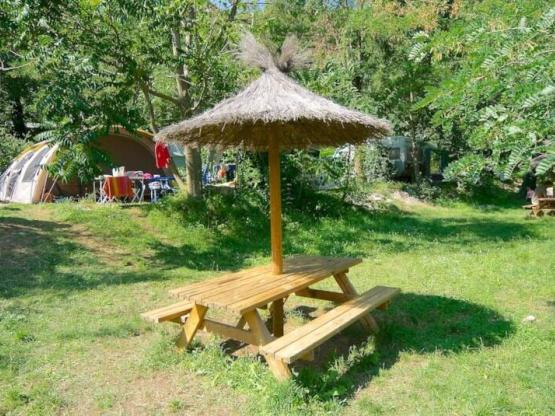 Paquete confort, 1 tienda o caravana + coche o autocaravana con electricidad