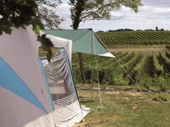 Parcela Confort (tienda, caravana, autocaravana / 1 coche / Electricidad 10A)