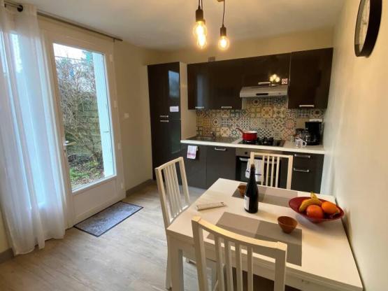 T1 (1 habitacion, cocina, jardín)